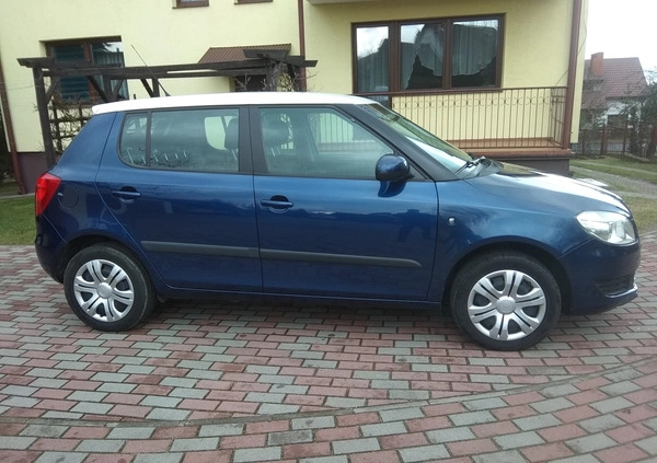 Skoda Fabia cena 21900 przebieg: 43500, rok produkcji 2011 z Konin małe 232